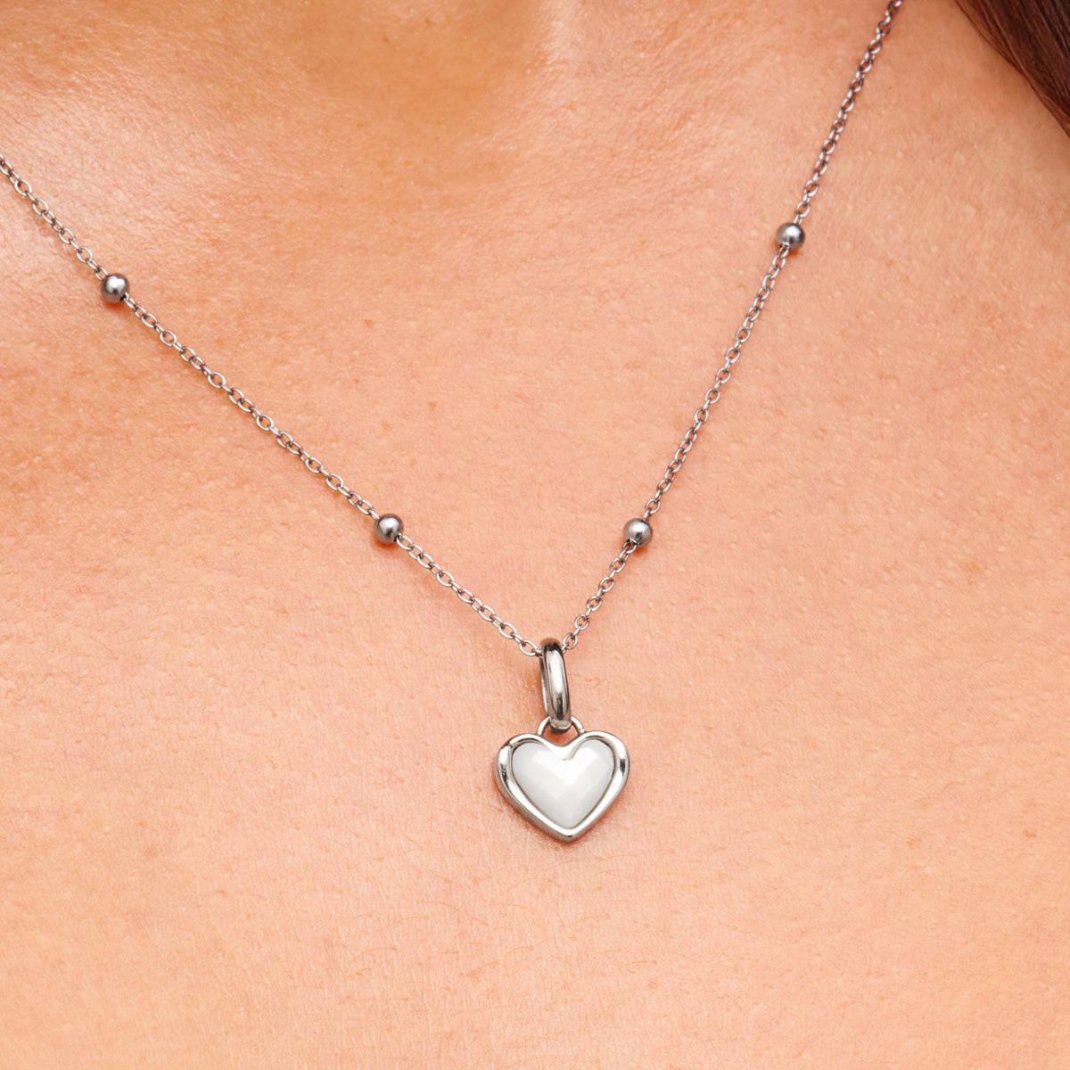 Mother of Pearl Heart Pendant (Silver)