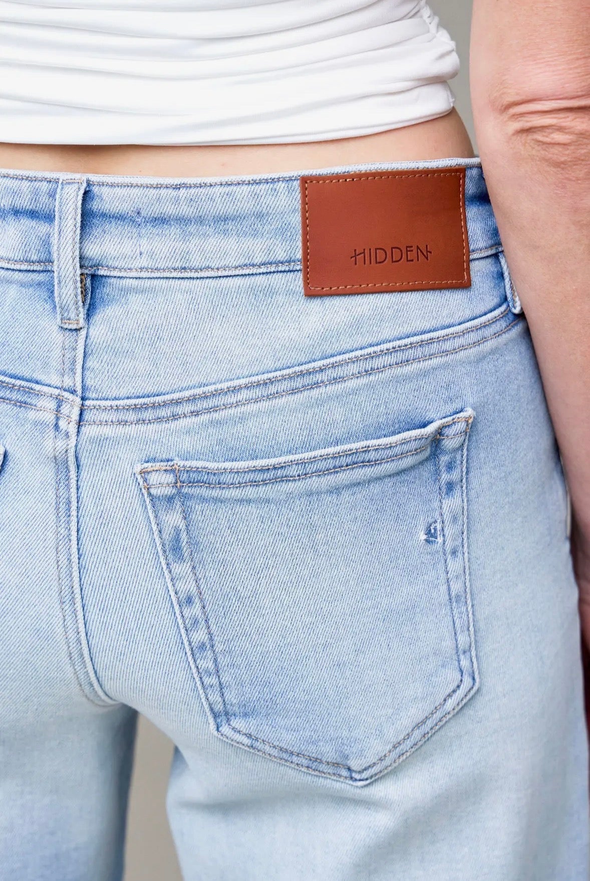 crop logan dad straight - light